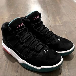 Nike Air Jordan Max Auras